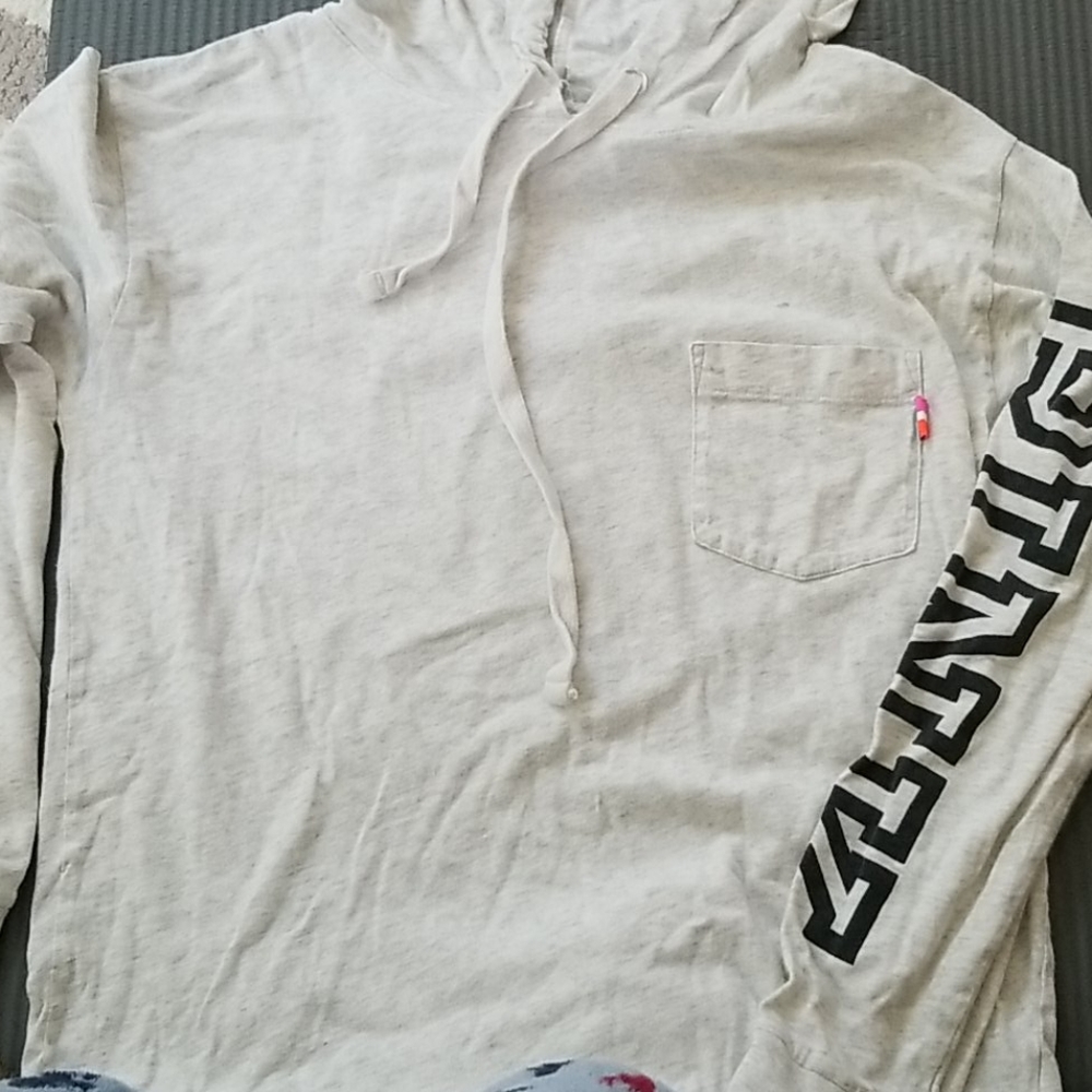 Hooded long sleeve t-shirt